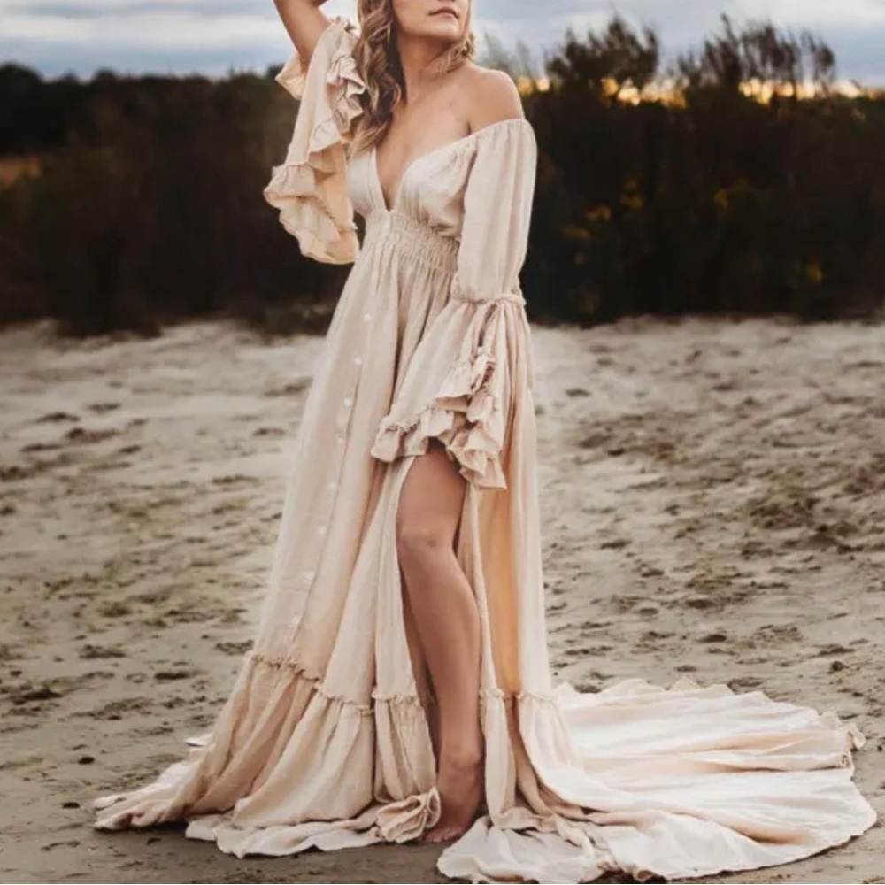 Lukalula Maternity Deep V-neck Buttons Long Sleeve Ruffled Dress in Champagne M